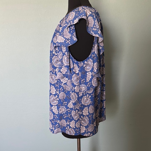 Vince Camuto Blue and White Ruffled Cap Sleeve Blouse - Picture 2 of 5